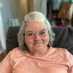 Maxine Looper's Instagram, Twitter & Facebook