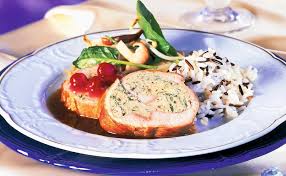 Kalbsbraten Mit Krauterfulle Wokgemuse Und Cranberrysauce Rezept Rezept Kalbsbraten Braten Fleisch Gerichte