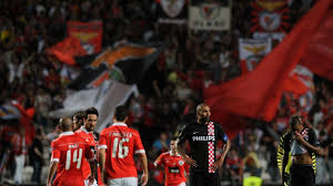 Il torneo venne vinto per la prima volta dal psv eindhoven, che sconfisse in finale il benfica Psv Seek Benfica Salvation Uefa Europa League Uefa Com