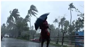 കനത്ത മഴ, കാലവർഷം ശക്തമാകുന്നു; 3 ജില്ലകളിൽ ഓറഞ്ച് അലർട്ട്, ഇന്ന് നടത്താനിരുന്ന പരീക്ഷകൾ മാറ്റിവെച്ച് സാങ്കേതിക സർവകലാശാല