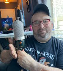 Happy New Year from my home studio...🥳 Home alone with my dog who DON'T  like fireworks!... 👎 But a production evening a the last day of the year  don't mind me at