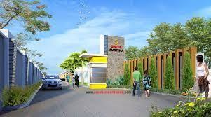 Paduan dinding unfinished dengan gerbang kayu dan besi, memberikan desain minimalis ke level yang lebih fantastis. 8 Gerbang Ideas House Fence Design Gate Design Compound Wall Design