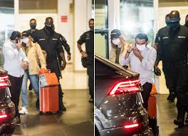 Segundo informações, marina ruy barbosa e guilherme mussi estão viajando juntos para às ilhas maldivas, destino queridinho das famosas em 2020. Marina Ruy Barbosa Desembarca Em Aeroporto De Sp Cercada Por Segurancas Quem Quem News