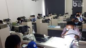 Perkumpulan teknisi ponsel indonesia protes tayangan stasiun televisi, apa penyebabnya menjadi sorotan yang sangat serius terutama dari asosiasi profesi. Aptech Dan Tespoin Gelar Sertifikasi Kompetensi Bidang Teknisi Ponsel Batch 1 Beritajatim Com