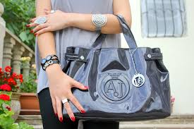 Jeans that doesn't compromise on style, sustainability or quality. Bags Armani Jeans 26 Photos Wanita Lelaki Lakuer