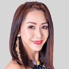 Loretta Way's Instagram, Twitter & Facebook