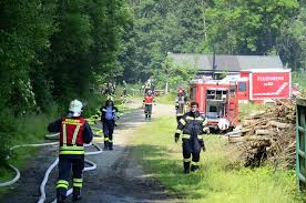 Der deutsche wetterdienst warnte auch für dienstagnachmittag und abend vor weiteren gewittern und möglichen unwettern. Cmdd4rl3samlwm