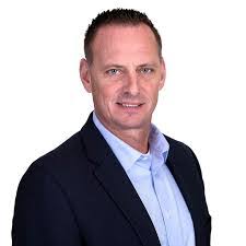 Sandra Longshore's Instagram, Twitter & Facebook