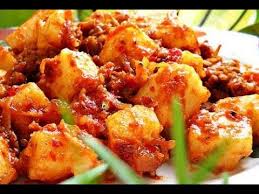 Resep lontong medan dilengkapi dengan sambal ikan teri medan, taucho kacang panjang, mie goreng medan, dan telur balado disajikan dengan kuah santan. Lontong Goreng Kampung Youtube