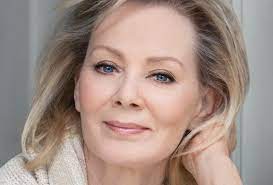 Tall (5'10), lovely, statuesque seattle native jean elizabeth smart was born on september 13, 1951. Jean Smart To Play Las Vegas Diva In Hbo Max Dark Comedy Tvline