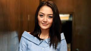 F hari ini aku syantik c syantik bagai bidadari g bidadari dihatimu. Biodata Siti Badriah Penyanyi Cantik Pelantun Lagu Lagi Syantik Dzargon