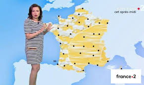 Anais Baydemir Presentatrice Meteo Sur France 2 Porte Notre Robe Capitaine De La Collection Pret A Porter Printemps Ete 2019 Reassort Semaine Prochaine En Serie Limitee Reservez Vite Votre Taille Message