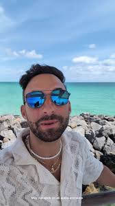 #BroughtToYouByGooglePixel Shhh I'm talking here! Watch my @Google Pixel  erase the noises #TeamPixel