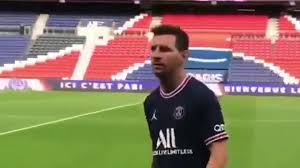 Messi had been offered the no.10 shirt by his friend, neymar, but he refused and one of the alternatives was the no.19, which he also wore in his youth. O4whpzkif3sy2m