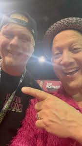 Got to meet Rob Schneider today! He autographed my card I brought him then  I submitted it to Beckett right after! 🔥🤟 such a cool dude