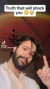 Aaron Maxon's Instagram, Twitter & Facebook