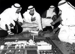 الشيخ هتلان بن علي الهتلان. Ø²Ø§ÙŠØ¯ ÙÙŠ Ù…Ø§Ø±Ø³ Ø«Ø¨Ø§Øª ÙÙŠ Ø§Ù„Ù‚Ø¶Ø§ÙŠØ§ Ø§Ù„Ù…ØµÙŠØ±ÙŠØ© ÙˆØ§Ù„Ø¹Ø§Ù„Ù… ÙŠÙ…Ù†Ø­Ù‡ Ù„Ù‚Ø¨ Ø±Ø¬Ù„ Ø§Ù„Ø¹Ø§Ù…