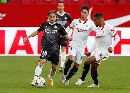 Brazilian midfielder fernando put sevilla in front midway through the first half after a headed goal from real striker karim. Sevilla Real Madrid Photos Real Madrid Cf