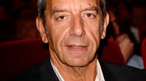 Mais didier raoult est également l'auteur d'une tribune publiée dans le point qui dénonce la notion de « français de souche », qualifiée d'absurdité scientifique. Professeur Didier Raoult Qui Est La Femme Du Celebre Infectiologue Natacha Raoult Cain Femme Actuelle Le Mag