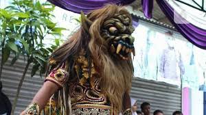 Tembang yang liriknya menceritakan tentang saat dimana seseorang menghadap kepada tuhan ini secara pribadi memang mampu membuat saya terbius dan seolah larut di dalam. Misteri Kidung Wahyu Kalaseba Membuat Topeng Bisa Bergerak Gerak Regional Liputan6 Com