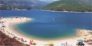 Junto a um antigo moinho recuperado, surge a praia fluvial desta pequena povoação. Refugio No Trizio Praia Fluvial Albufeira Da Canicada Vieira Do Minho Geres Braga Facebook