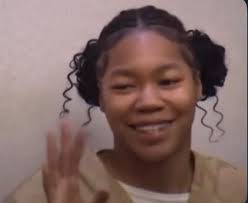 She ran to the car to grab 🔫 to get 3 🥷 off her brother 💯💯💯🤞🏽WALKED  DEM DOWN🎯 Free dat girl #CC