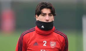 Hector bellerin has doubled down on recent calls to get his hair cut, with the arsenal defender sporting a bold new choice for fa cup see more ideas about hector bellerin, hector, long hair styles. Arsenal Ace Hector Bellerin Lifts Lid On Dressing Room Split At The Emirates Tell My Sport