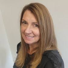 Jennifer Pulfer's Instagram, Twitter & Facebook