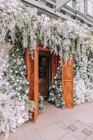 Luxury Christmas Installations London Christmas 2019 Luxury London Florist Uk Celebrity Florist Christmas Window Display London Christmas Outdoor Christmas