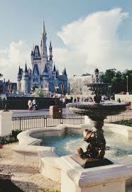 Un Souvenir Heureux Que Je Me Souviens C Est Quand Nous Sommes Alles Dans Le Monde De Disney J Ai Disney World Pictures Disney Photography Disney Background