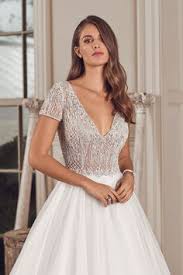 Ballkleid abendkleid ladybird brautkleider brautkleider online brautkleid kurz hochzeit am strand brautkleid designer wunderschöne kleider vintage hochzeit. Brautkleider Mit V Ausschnitt