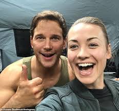 No way home), betty in the tomorrow war, the world is stunned when a group of time travelers arrive from the year 2051 to deliver an urgent message: Actress Yvonne Strahovski Beams As She Poses With Actor Chris Pratt Readsector