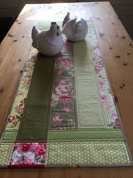 Rose Pink And Green Make A Pretty Spring Or Summer Table Runner Summer Table Runner Quilted Table Runners Table Runner Diy