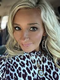 Andrea Romig's Instagram, Twitter & Facebook