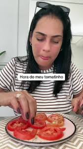 De lanche da tarde tomate #saladadetomate #viral #fy #mukbang #foryourpage