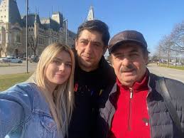 Cristi nuca cu nicolae botgros si orchestra. Nicolae Botgros Alaturi De Fiul Si Viitoarea Nora Familia Maestrului S A Vaccinat Anit Covid La Iasi Multumesc Mult Romania