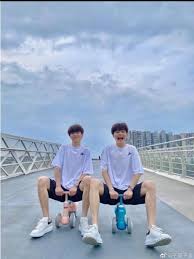 Contohnya seperti doggy style dan misionaris. Follow Dulu Sebelum Baca Revisi Kisah Anak Kembar Yang Nakalnya Humor Humor Amreading Books Wattpad Di 2021 Model Pakaian Anak Laki Foto Teman Kembar
