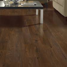 See more ideas about laminate flooring, mohawk laminate flooring, flooring. Mohawk Perfectseal Solutions 10 Station Oak Mix Laminate Flooring Mohawk Perfectseal Solutions 10 6 1 8 X 47 1 4 Laminate Flooring 20 15 Sq Ft Ctn At Menards The Hand Scraped Look Of Mohawk Hemisphere Resembles A Real Hardwood Flooring