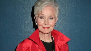 Tameka Empson/Kim Fox needs more recognition than she deserves i've been  watching old episodes as well and this lady is absolutely hilarious come