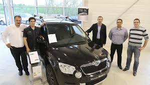 Auch. Deux top-modèles