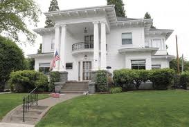 Cathey House Sometimes Called The White House 1906 Georgian Revival Home Albany Oregon Historic Homes Albany Oregon Willamette Valley