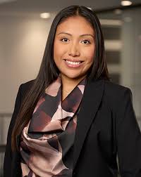 Alejandra Aguirre, Associate