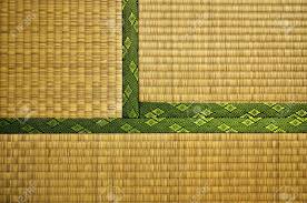Stöbern sie einfach in einer umfangreichen auswahl. Hergestellt Aus Reisstroh Sind Die Typischen Tatami Matten Bodenbelag Fur Traditionelle Japanische Hauser Und Tempel Dieses Bild Zeigt Drei Nebeneinander Liegenden Matten Lizenzfreie Fotos Bilder Und Stock Fotografie Image 12129203