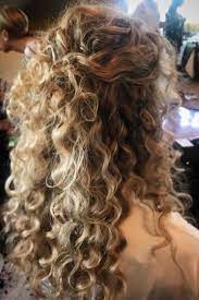 Stunning Wedding Hairstyles For Naturally Curly Hair Curly Hair Styles Naturally Curly Hair Styles Curly Natural Curls