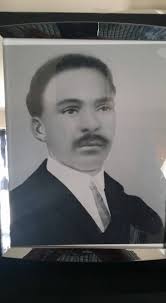 There have been a few posts regarding the Spry family. Here is an old photo  that might be of interest: