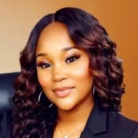 Bridget Niles's Instagram, Twitter & Facebook