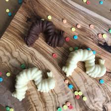 Um einen raupe nimmersatt kuchen für den kindergeburtstag zu backen gibt es verschiedene möglichkeiten. Eiswurfelform Raupe Nimmersatt