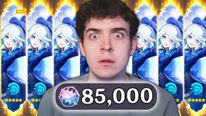 Mona Bloom's Instagram, Twitter & Facebook