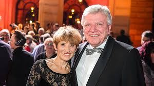 View all volker bouffier tv. Volker Bouffier Ehefrau Und Kinder Der Hessische Ministerprasident Privat Politik
