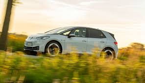 Das muss sich ja irgendwann mal einer ausgedacht haben. Forscher Klimavorsprung Von E Autos Deutlich Gewachsen Ecomento De